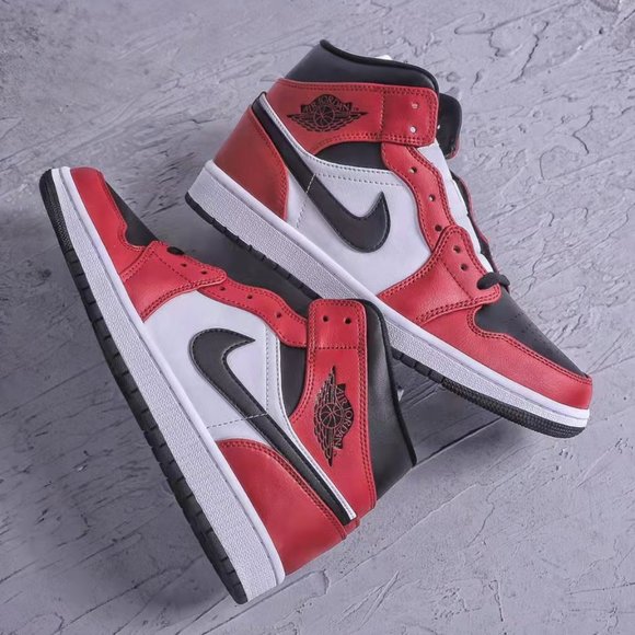 Air Jordan 1 Mid Gym Red main image 5